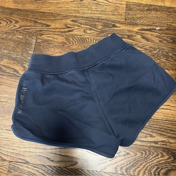 Peak Performance Shorts - Picture 3 of 4